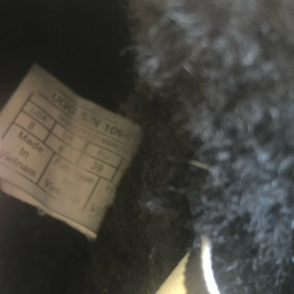 UGG fluff yaeh slide size 8 black - Picture 7 of 8